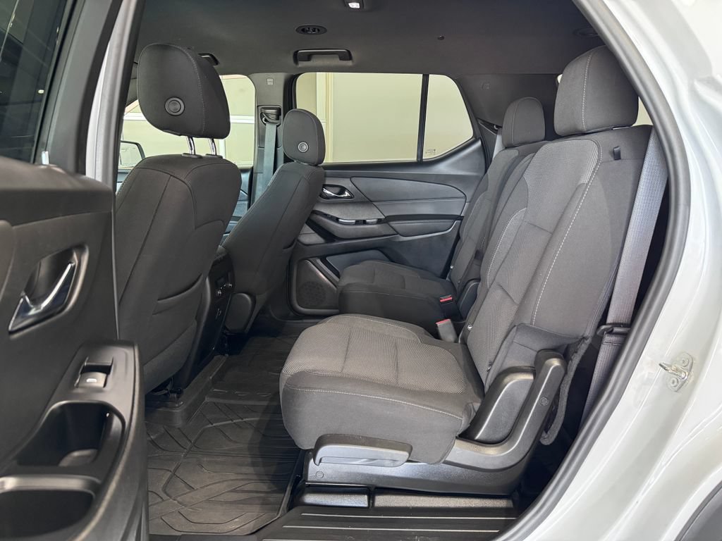 Certified 2023 Chevrolet Traverse LT w/ LPO, Floor Liner Package AWD/4WD image 11