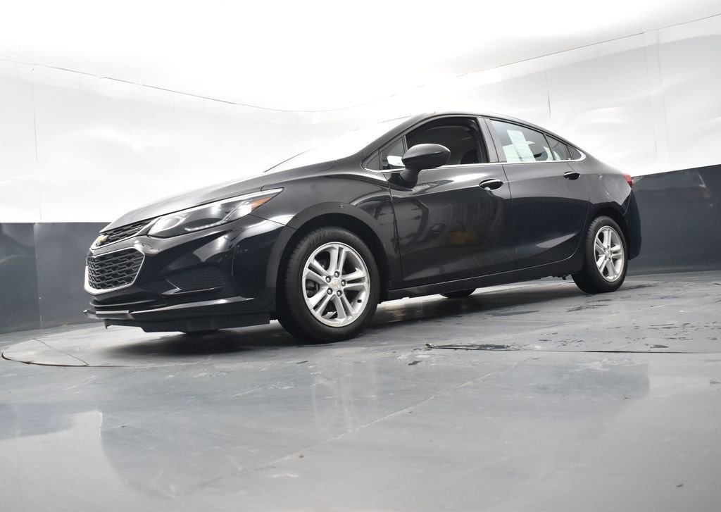 Used 2018 Chevrolet Cruze LT w/ LT True North Edition image 24