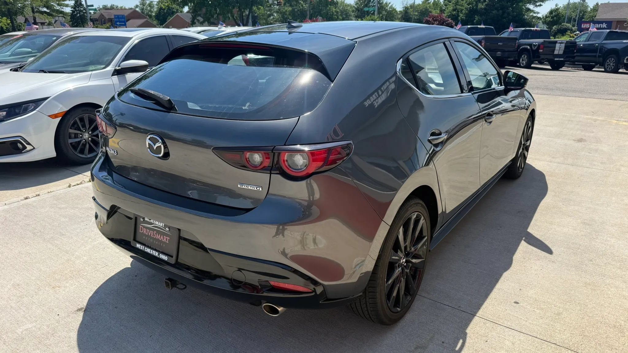 Used 2022 MAZDA MAZDA3 s FWD image 3