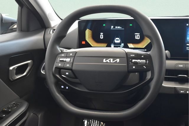 Used 2025 Kia K4 image 24