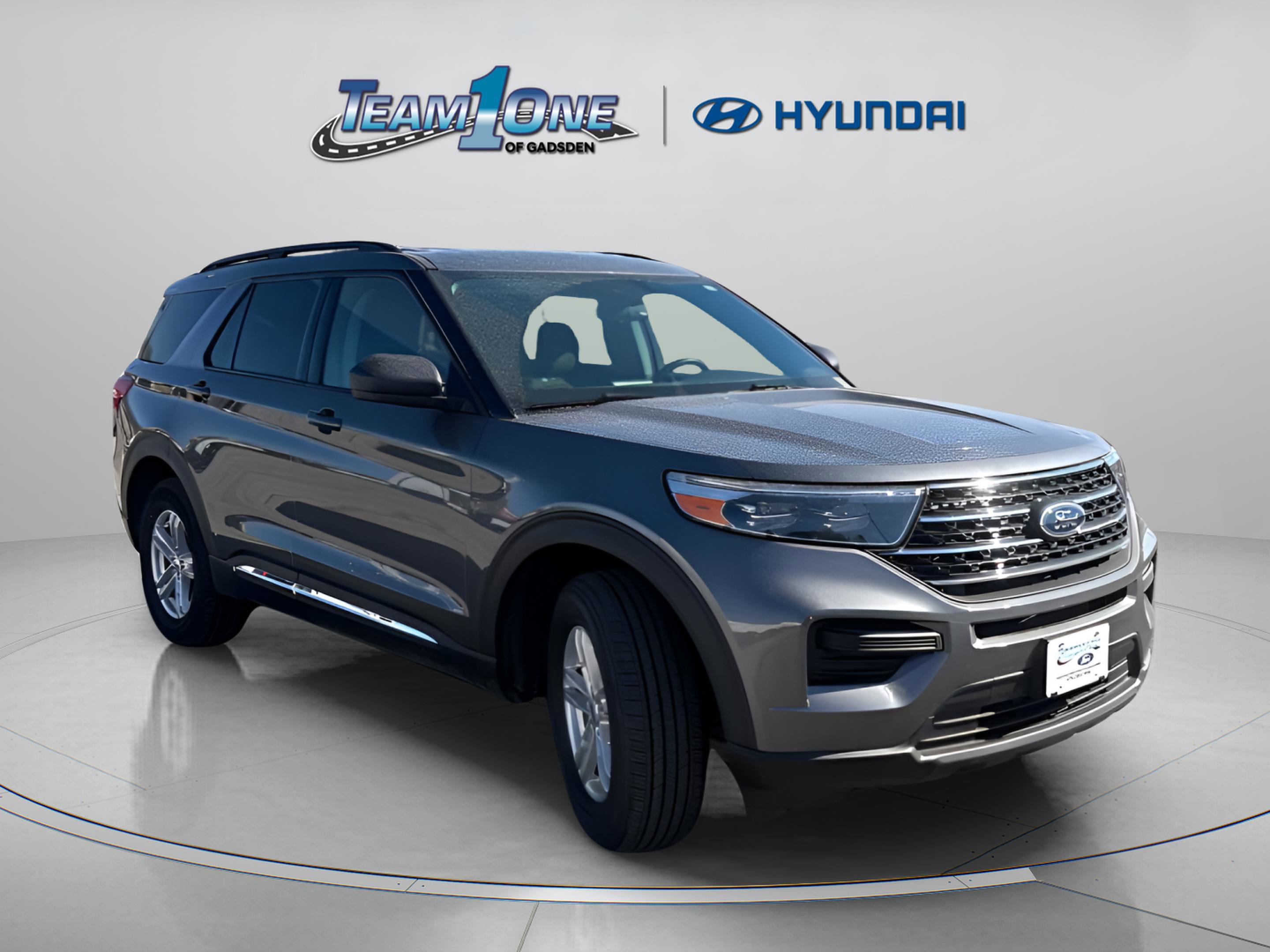 Used 2023 Ford Explorer XLT AWD/4WD image 1
