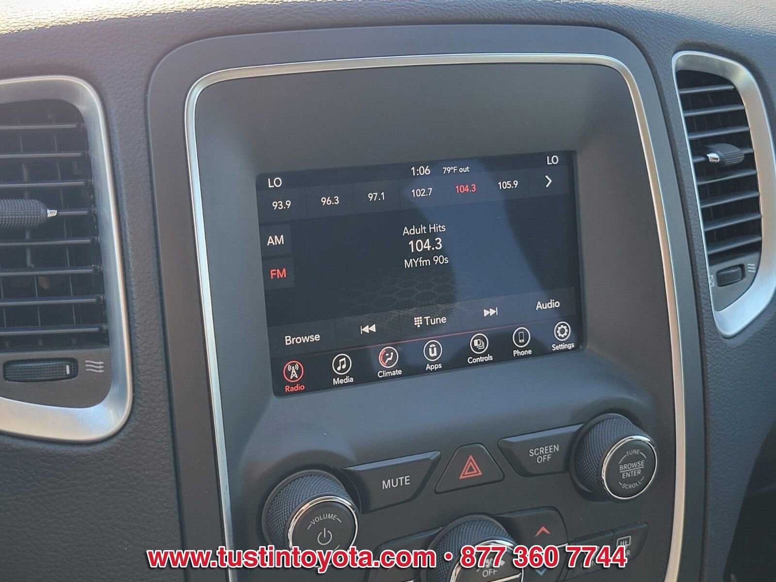 Used 2020 Dodge Durango SXT w/ 3rd Row Seating Group image 22