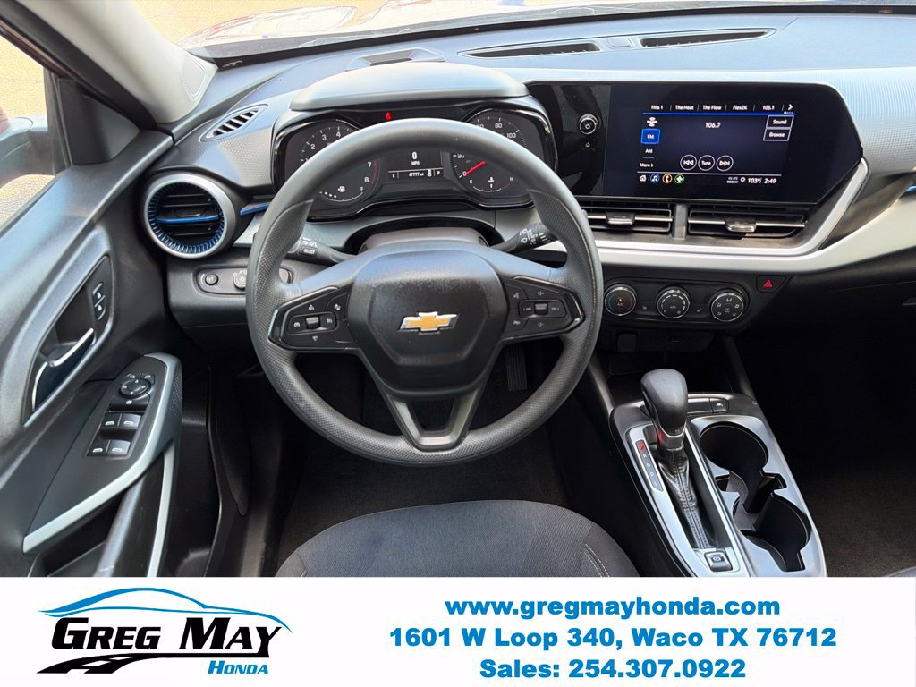 Used 2025 Chevrolet Trax LS w/ LS Convenience Package FWD image 19