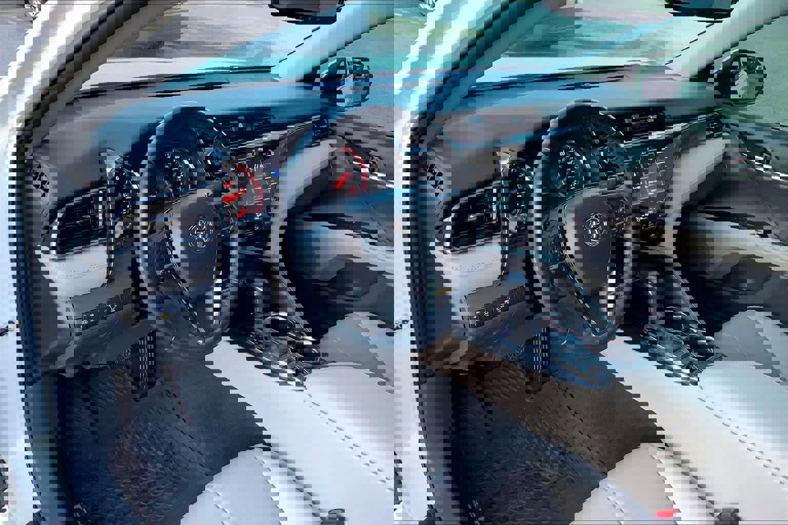 Used 2020 Toyota Camry XSE image 17