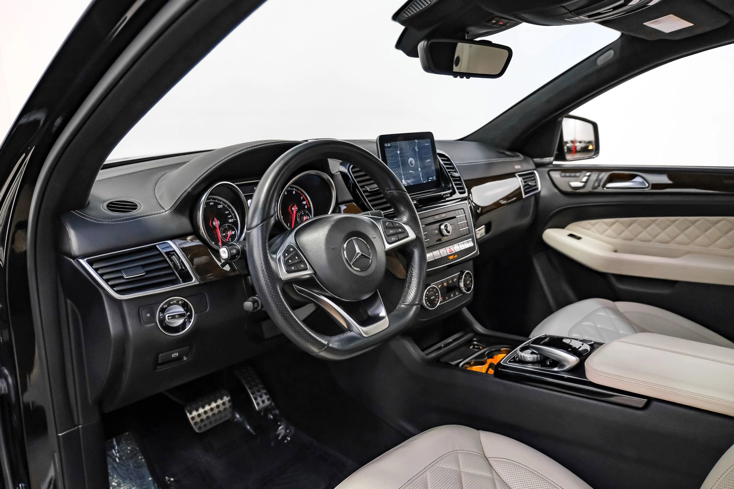 Used 2017 Mercedes-Benz GLE 43 AMG GLE 43 Sport Utility 4D image 9