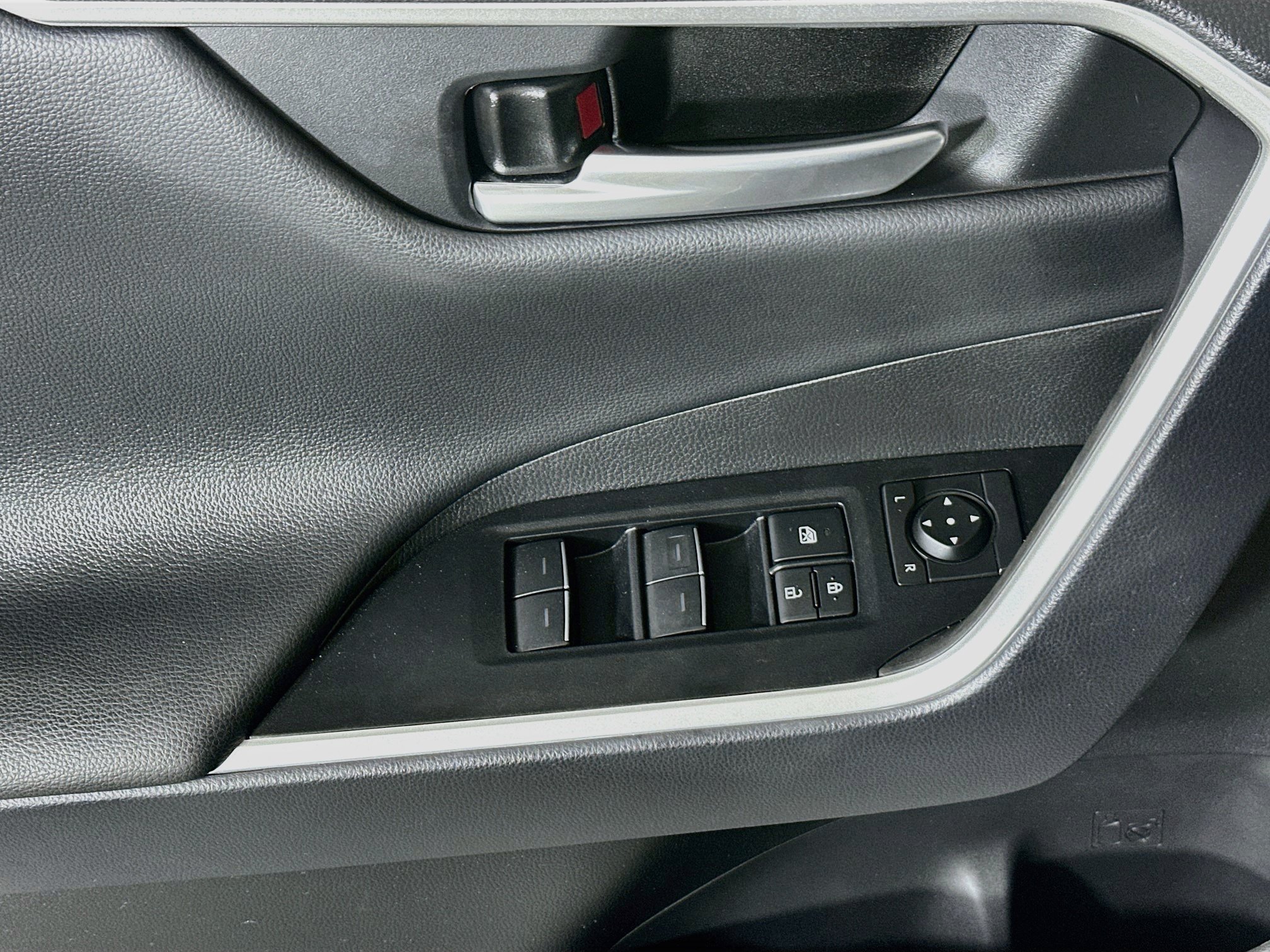 Certified 2025 Toyota RAV4 XSE w/ Weather Package AWD/4WD image 14