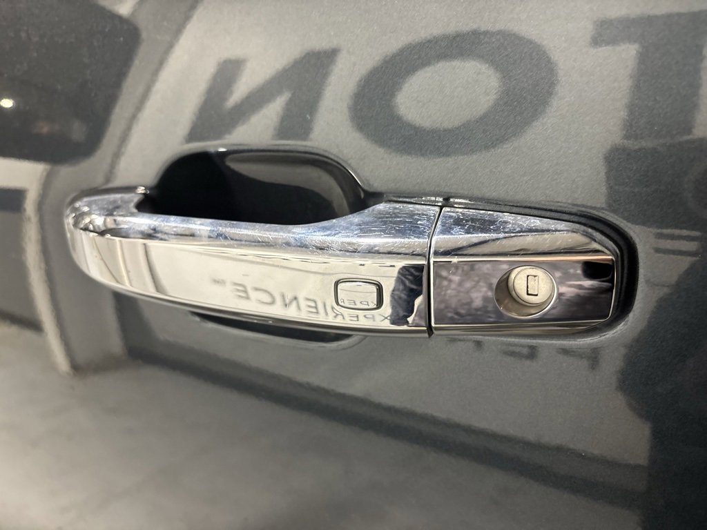 Used 2020 GMC Sierra 2500 Denali w/ Denali Ultimate Package image 6