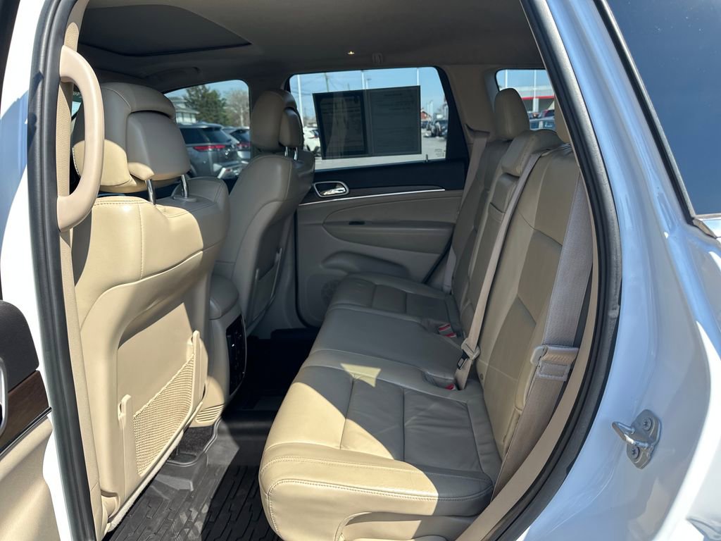 Used 2018 Jeep Grand Cherokee Limited image 16