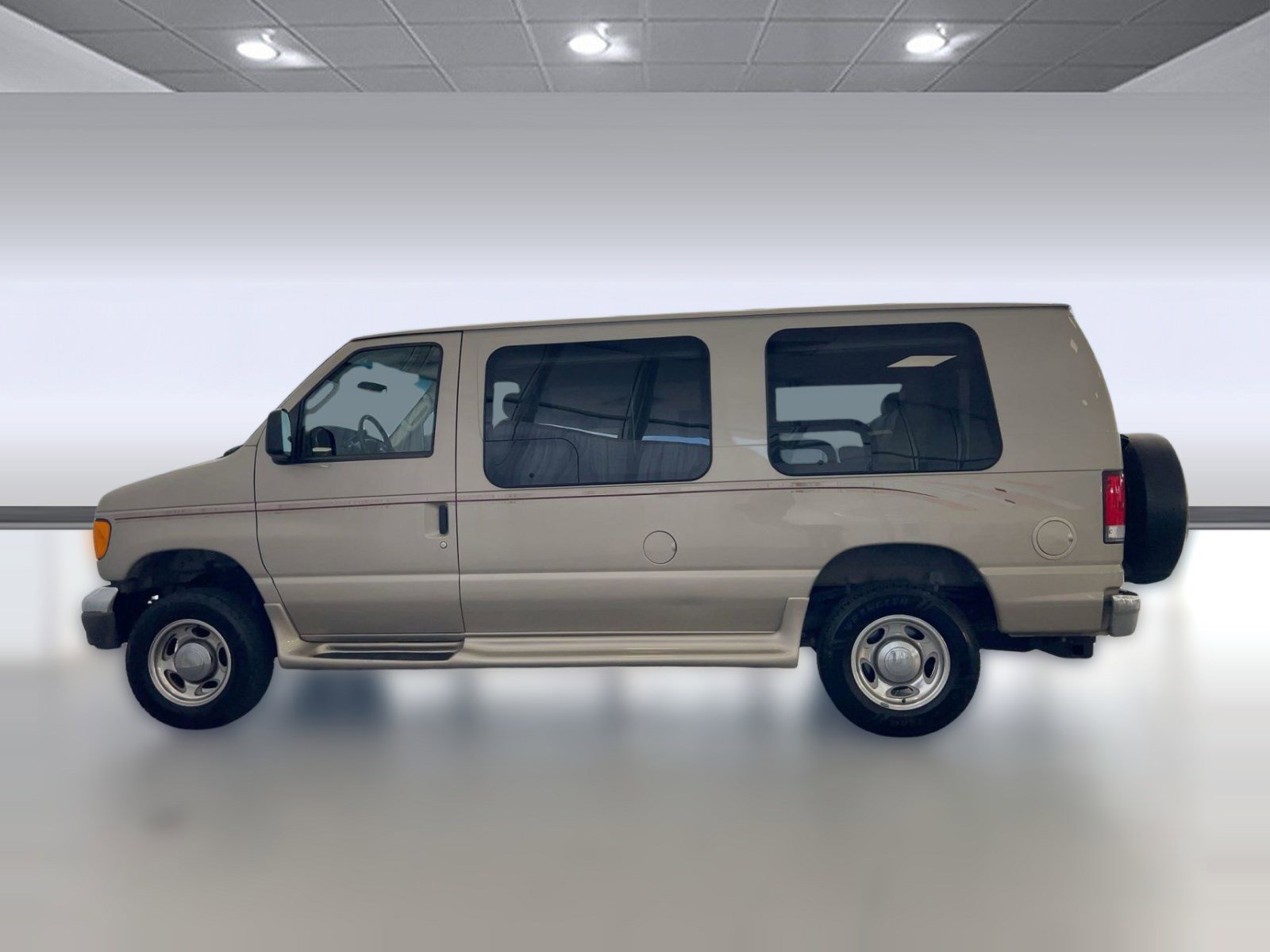 Used 2007 Ford E-150 and Econoline 150 image 2