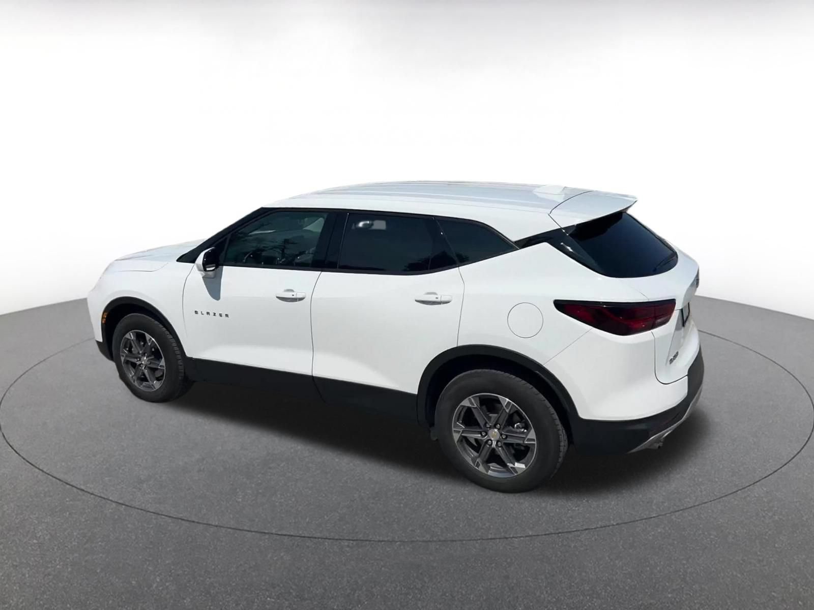 Used 2025 Chevrolet Blazer LT FWD image 10