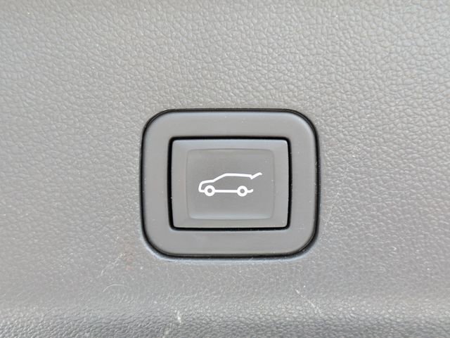 Used 2024 GMC Yukon SLT RWD image 10