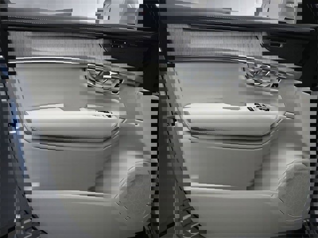 New 2025 Volvo XC90 B6 Ultra image 18