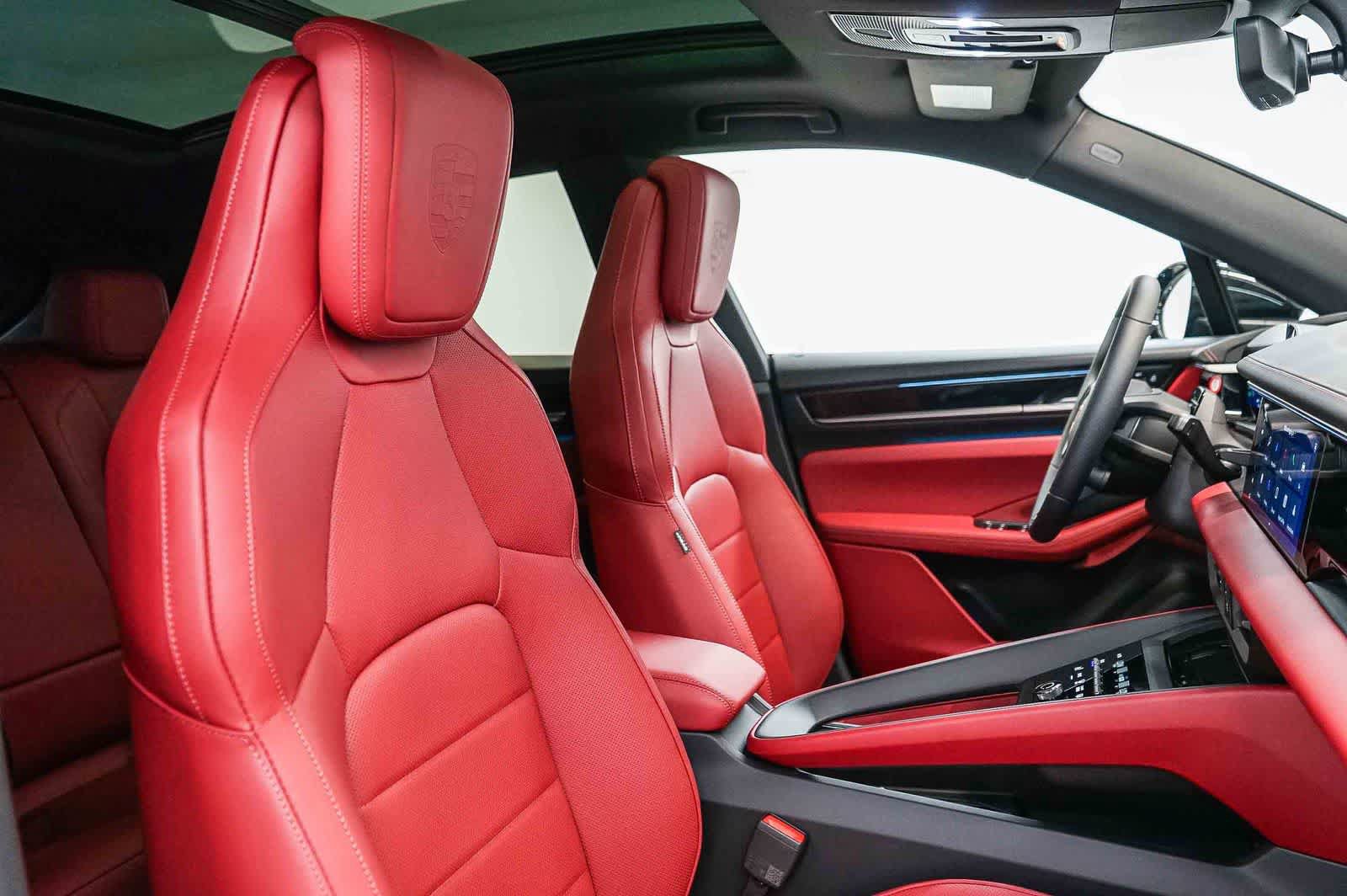 New 2026 Porsche Macan 4S Electric AWD/4WD image 19