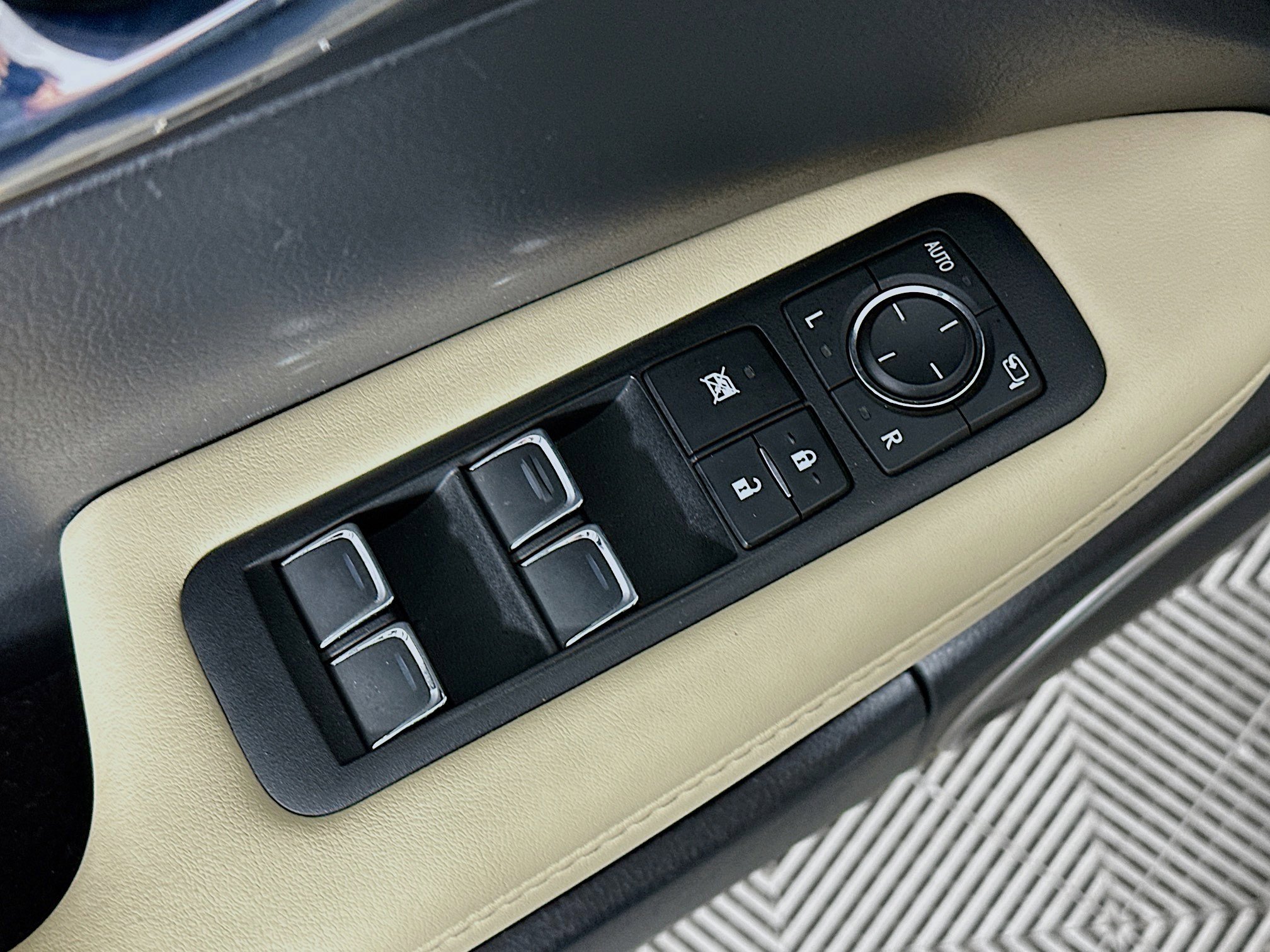 Used 2022 Lexus RX 350 AWD w/ Premium Package image 18