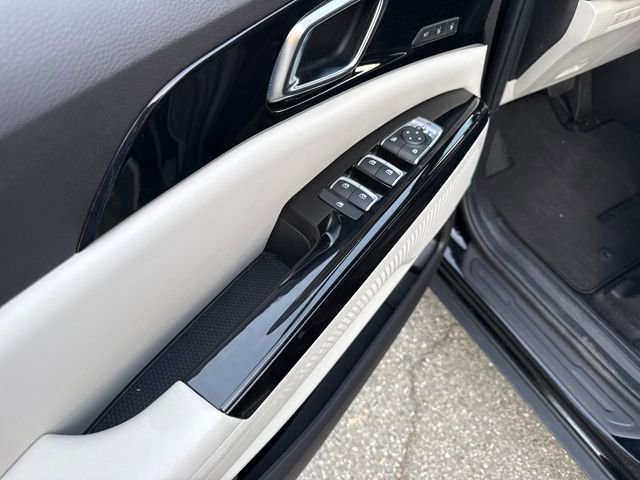 Used 2024 Kia Carnival SX Prestige image 11