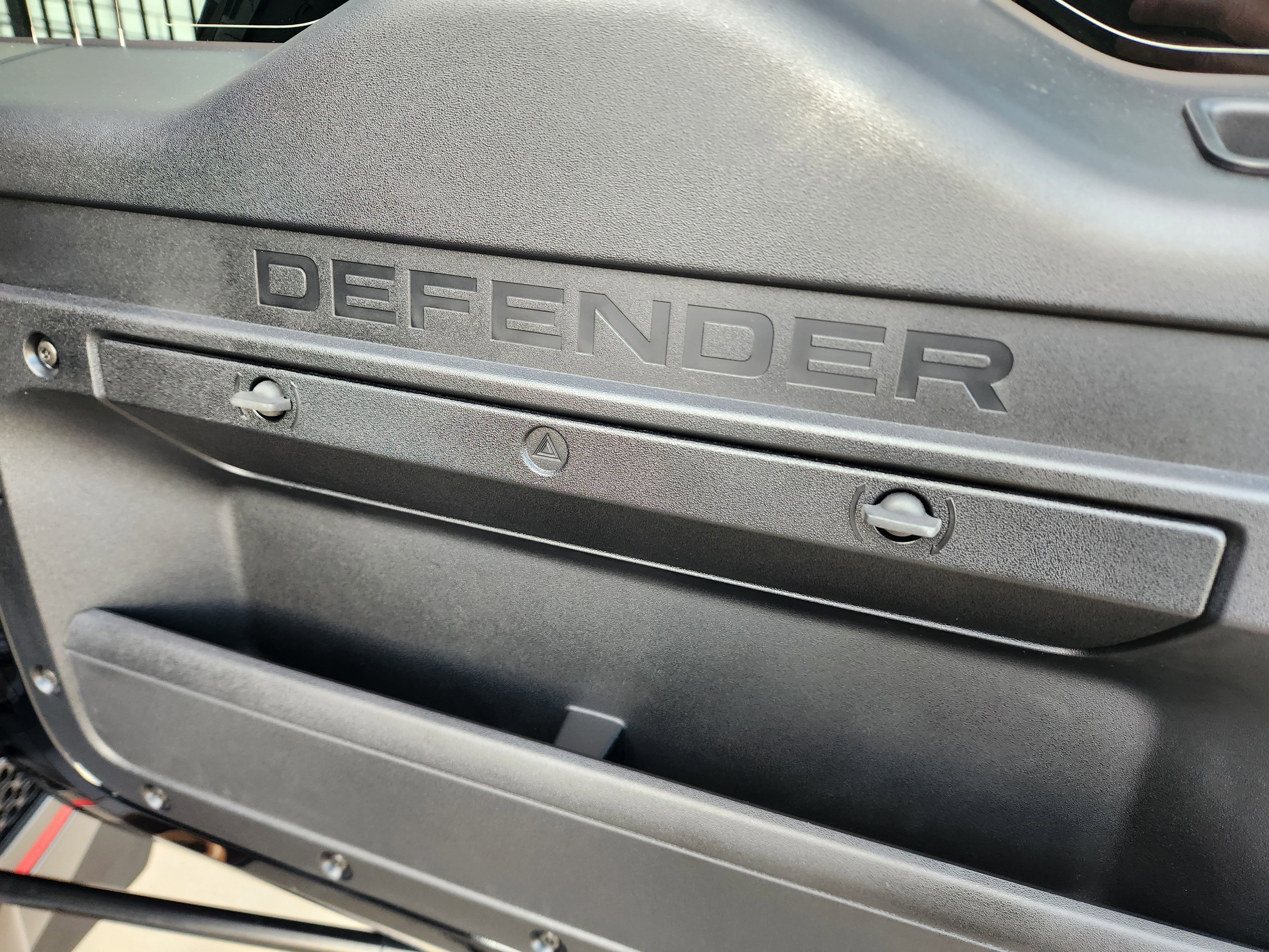 Certified 2025 Land Rover Defender 110 image 35