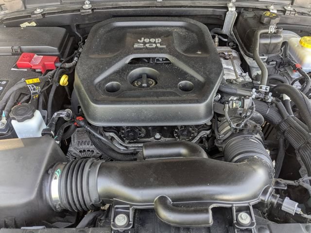 Used 2022 Jeep Wrangler Unlimited Sahara AWD/4WD image 23