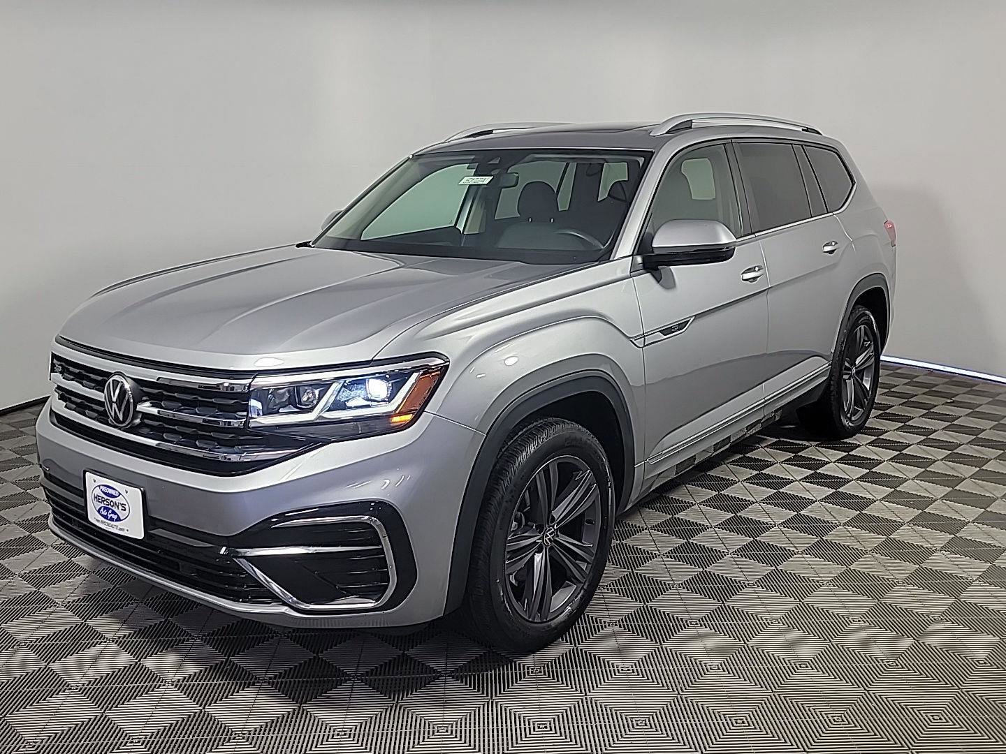 Used 2022 Volkswagen Atlas SEL R-Line image 12