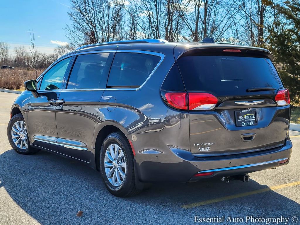 Used 2019 Chrysler Pacifica Touring-L w/ Advanced Safetytec Group image 7