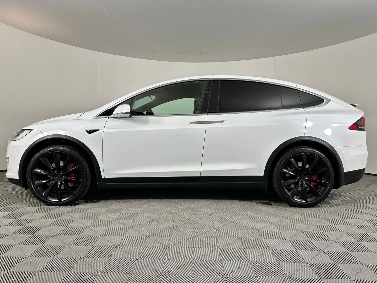 Used 2021 Tesla Model X Performance image 16