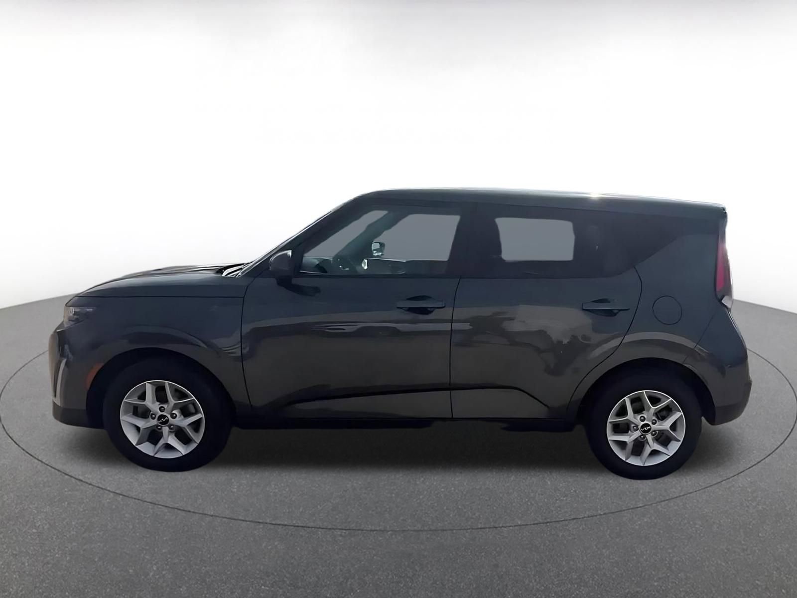 Used 2025 Kia Soul LX w/ LX Technology Package image 9