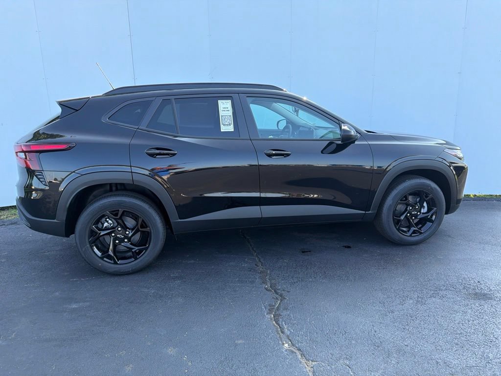 New 2026 Chevrolet Trax LT w/ Driver Confidence Package FWD image 3