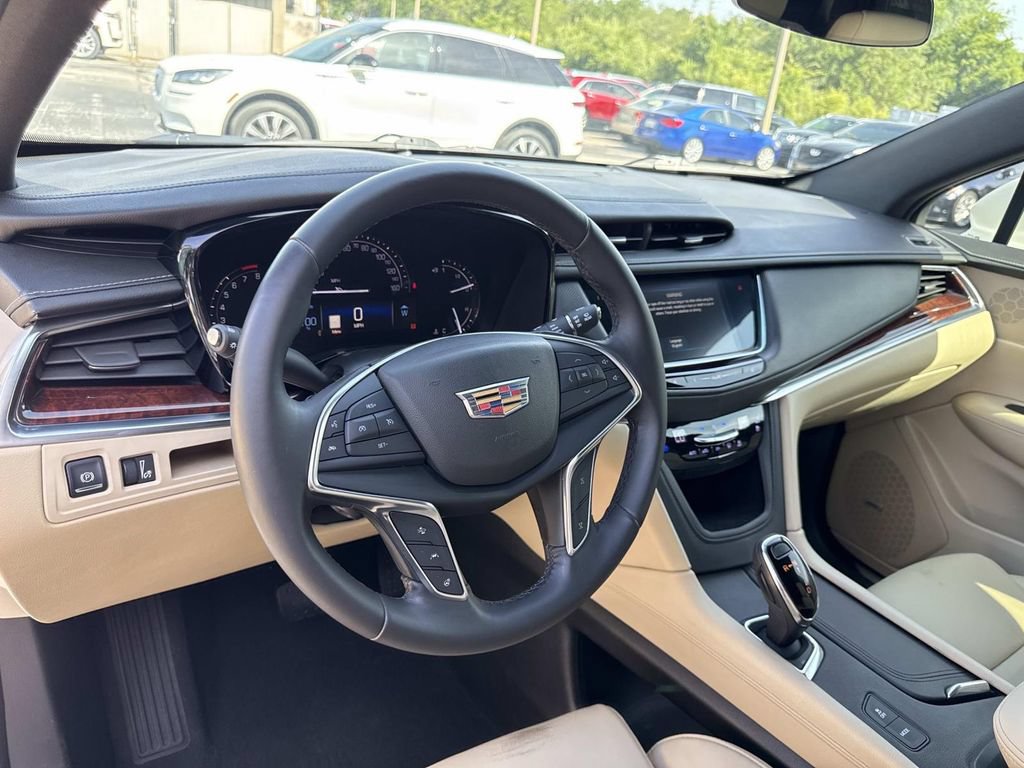 Used 2017 Cadillac XT5 Premium Luxury FWD image 33