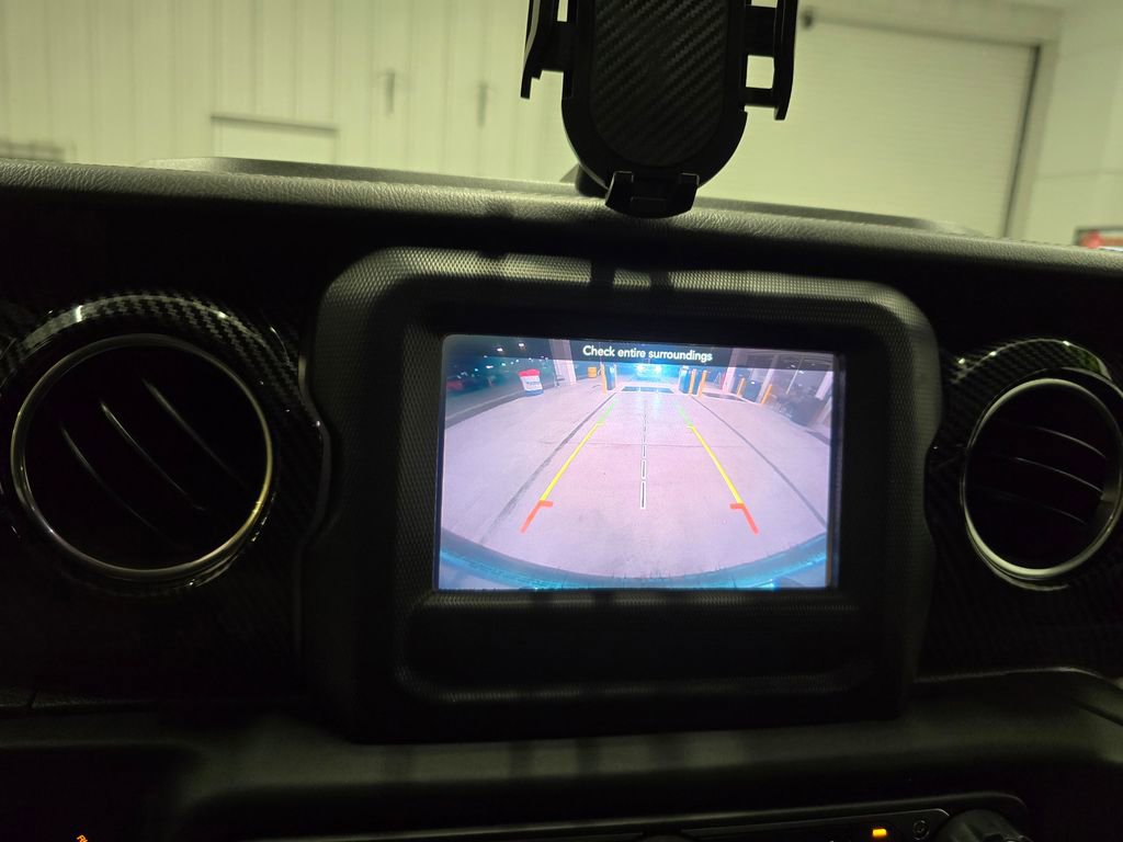 Certified 2018 Jeep Wrangler Unlimited Sahara image 26