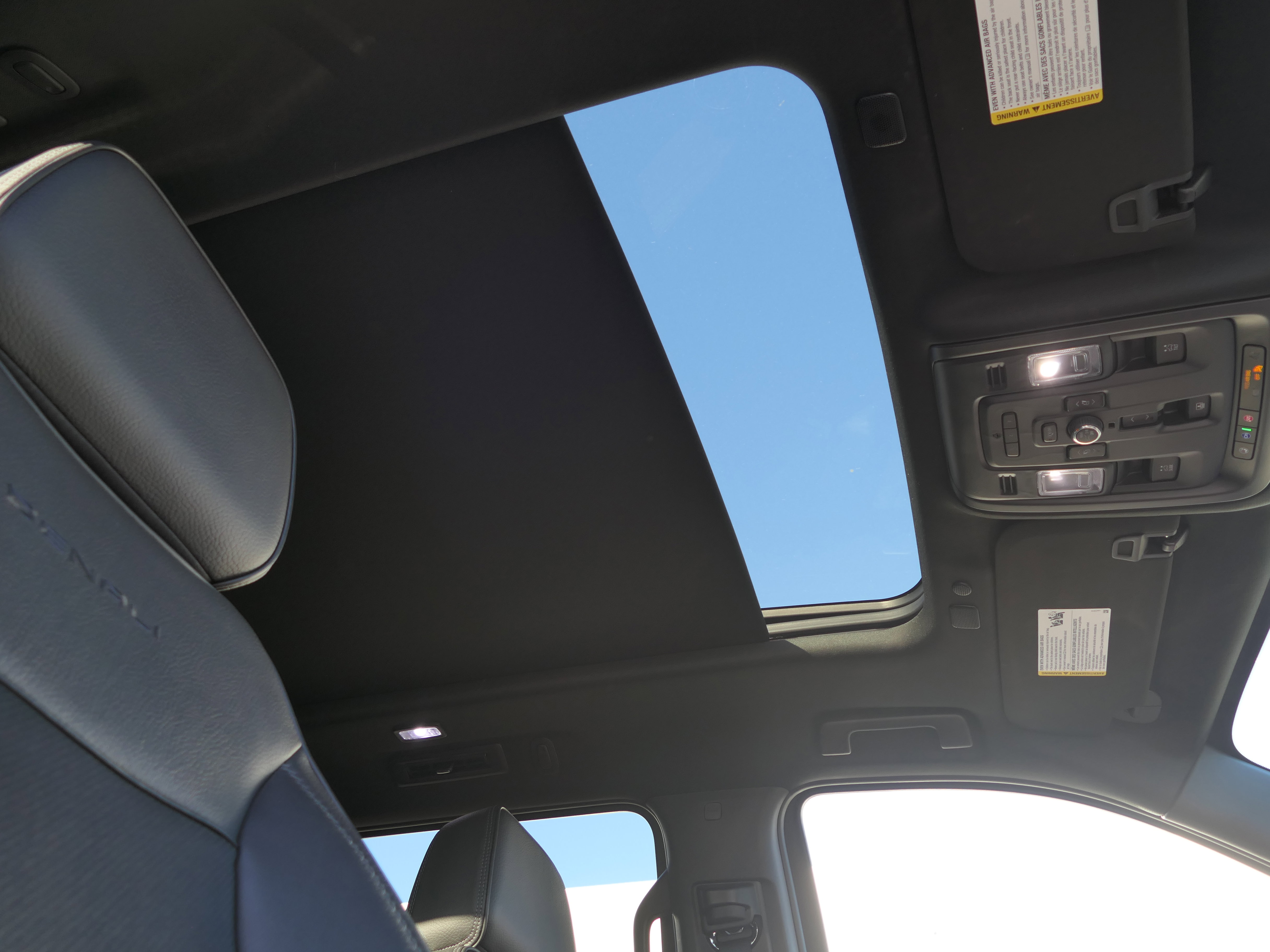 Used 2023 GMC Yukon XL Denali image 28