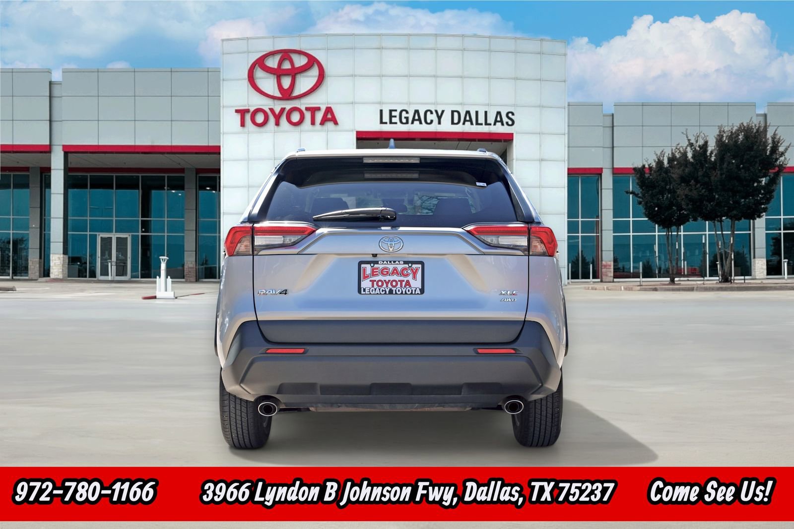 Used 2024 Toyota RAV4 XLE w/ Weather Package image 9