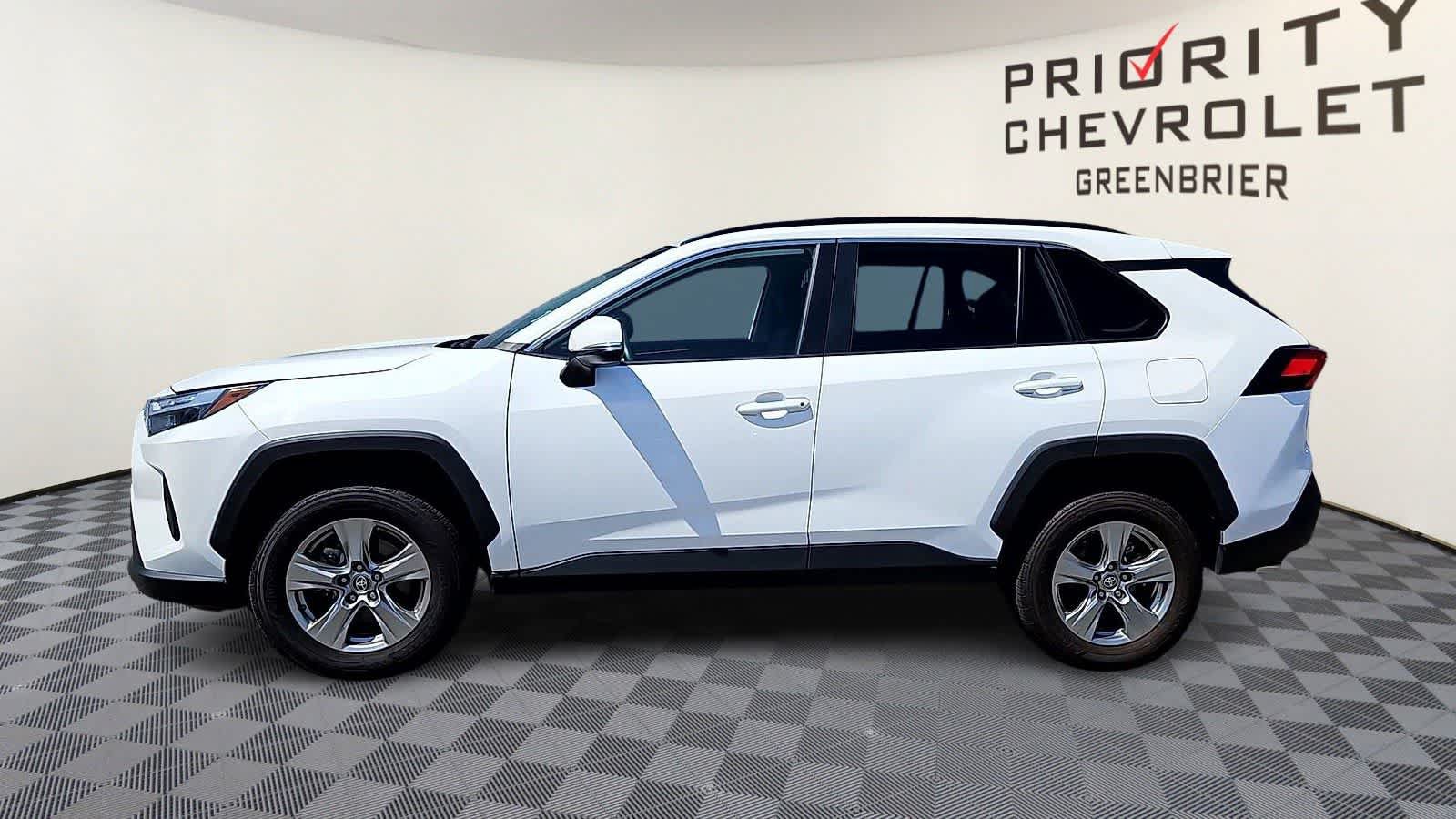 Used 2024 Toyota RAV4 XLE FWD image 5