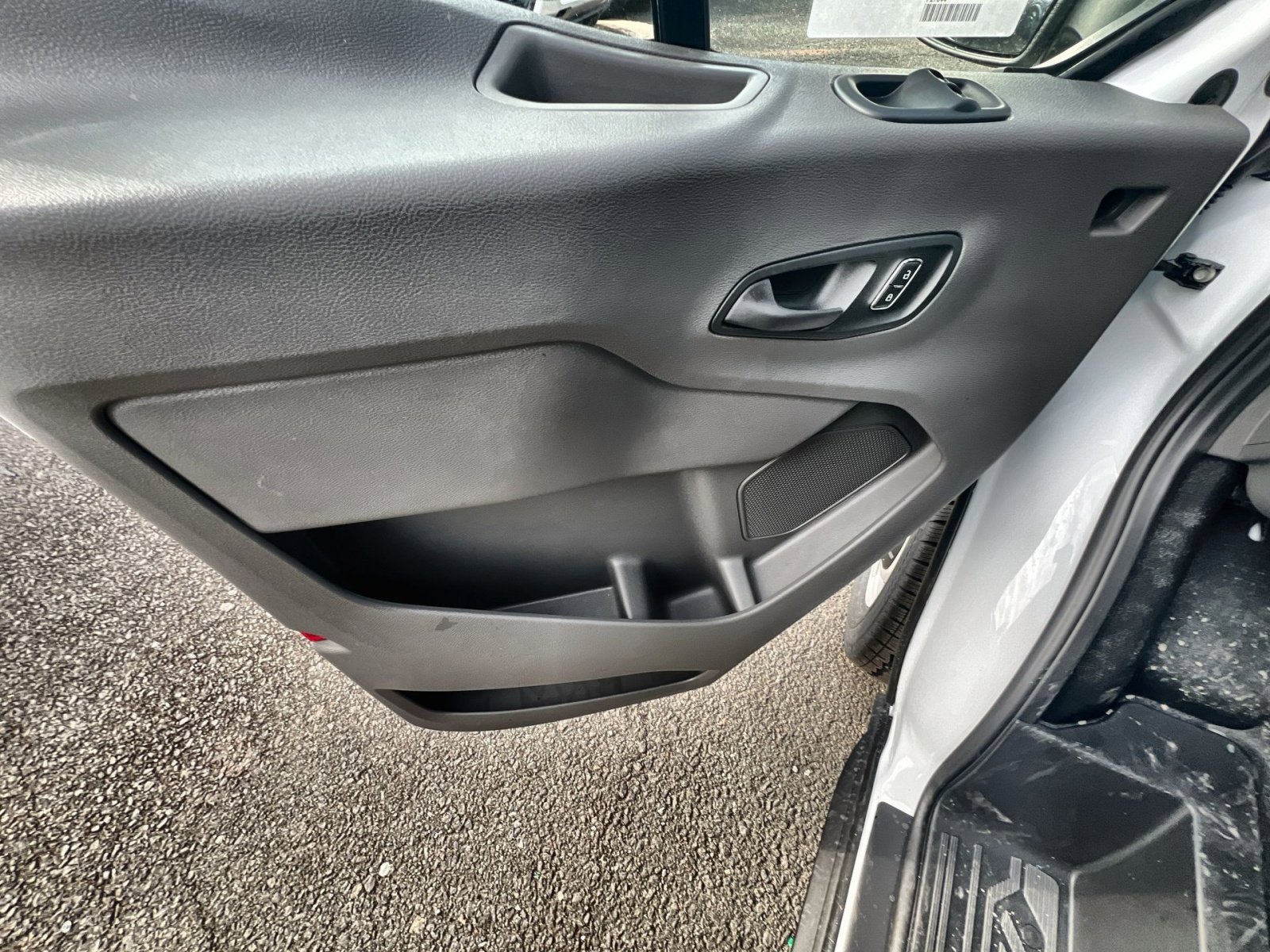 New 2026 Ford Transit 250 148 Medium Roof w/ Load Area Protection Package image 15