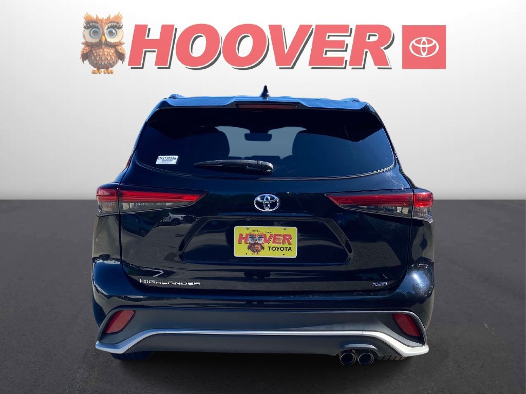 Used 2022 Toyota Highlander XSE FWD image 3