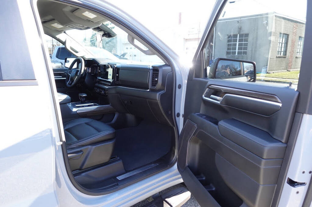 Used 2024 Chevrolet Silverado 1500 RST w/ Protection Package AWD/4WD image 27