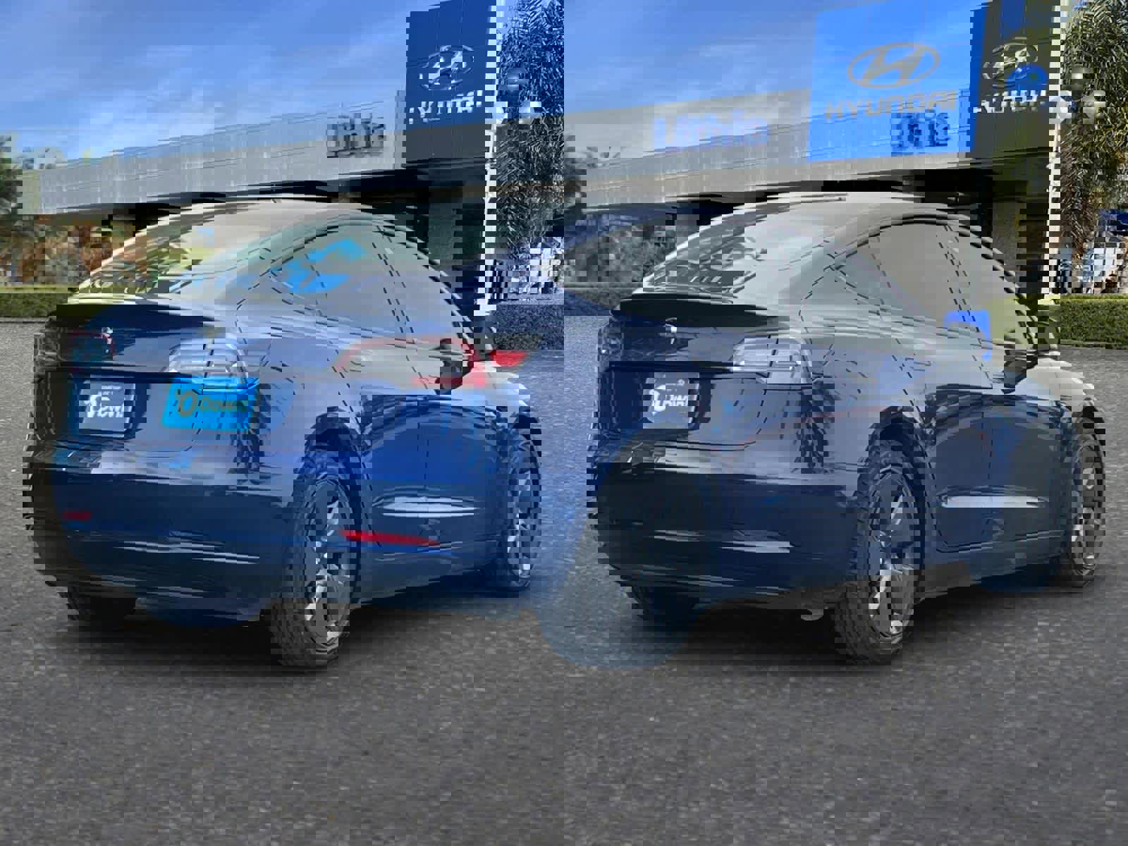 Used 2021 Tesla Model 3 Standard Range Plus video 3