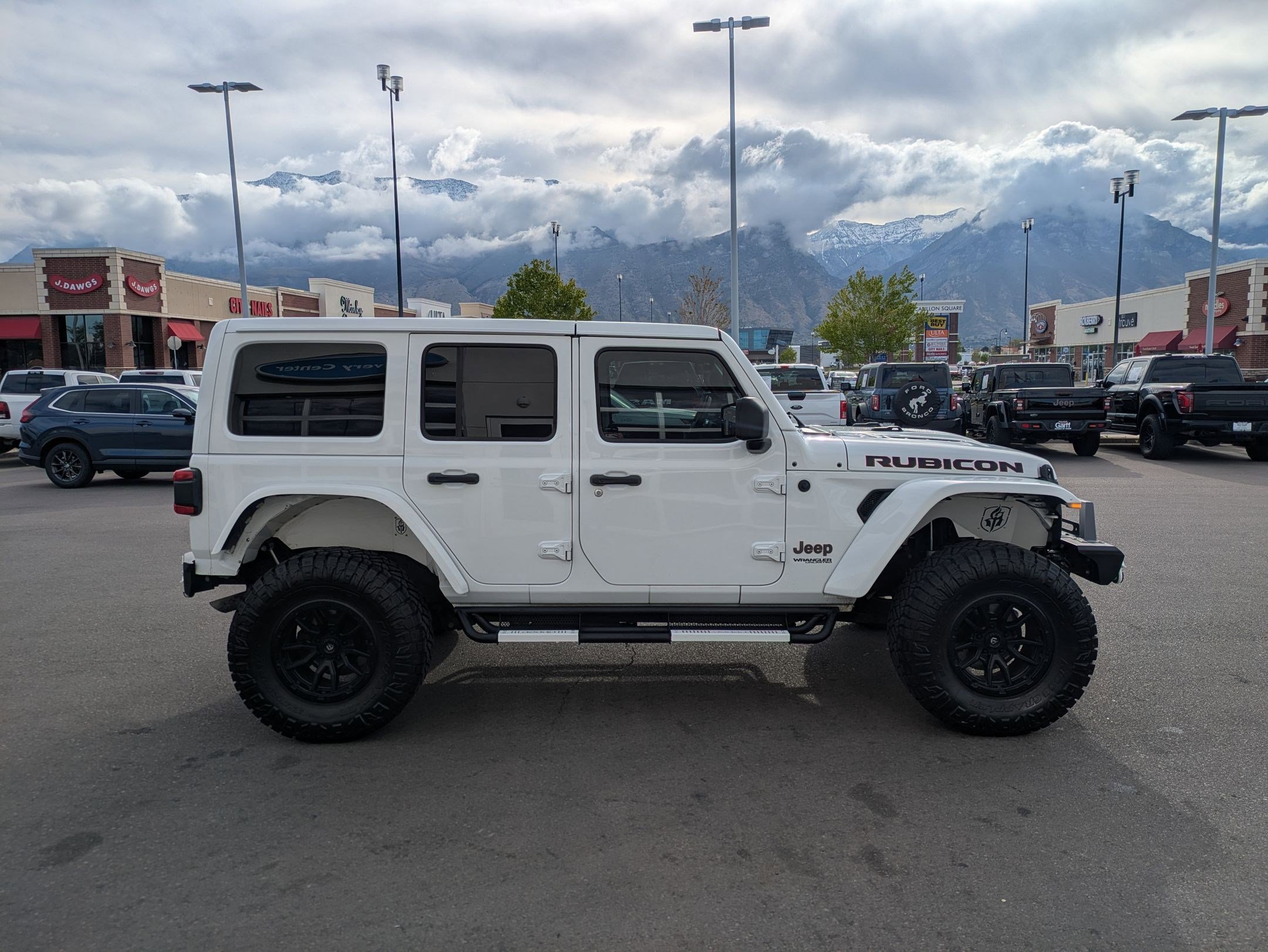 Used 2021 Jeep Wrangler Unlimited Rubicon AWD/4WD image 2
