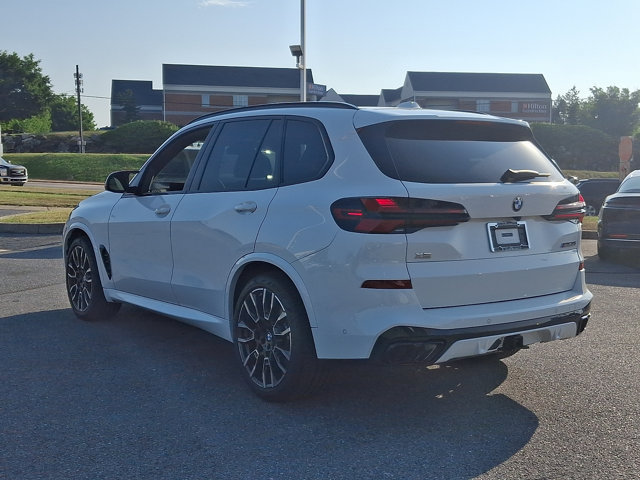 Used 2025 BMW X5 M60i AWD/4WD image 4
