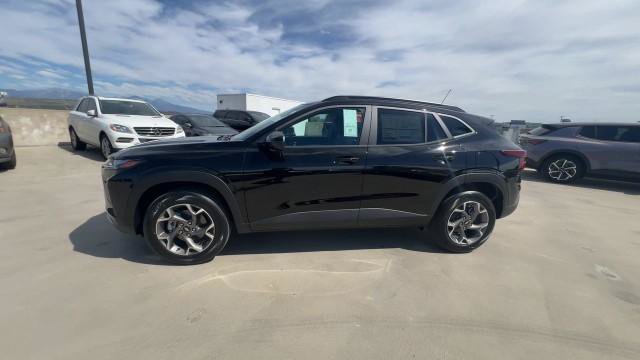 New 2026 Chevrolet Trax LT w/ LT Convenience Package FWD image 5