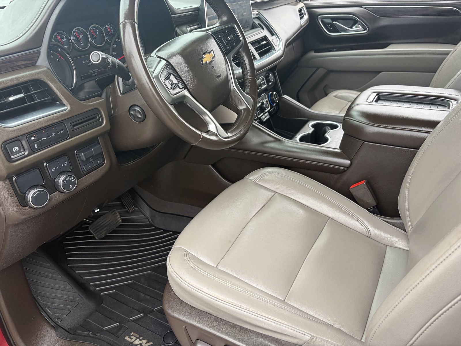 Used 2021 Chevrolet Tahoe LT w/ LT Signature Package image 19