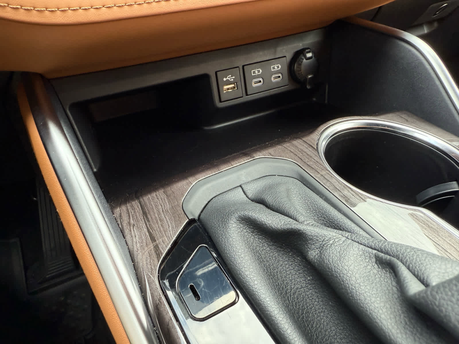 Used 2024 Toyota Highlander Platinum image 20