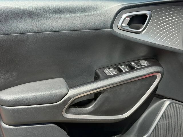 Used 2024 Kia Soul LX w/ Option Group 015 FWD image 12