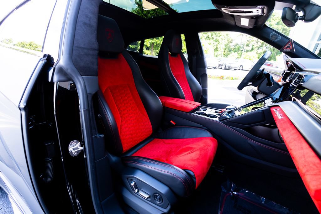 Used 2022 Lamborghini Urus AWD/4WD image 54
