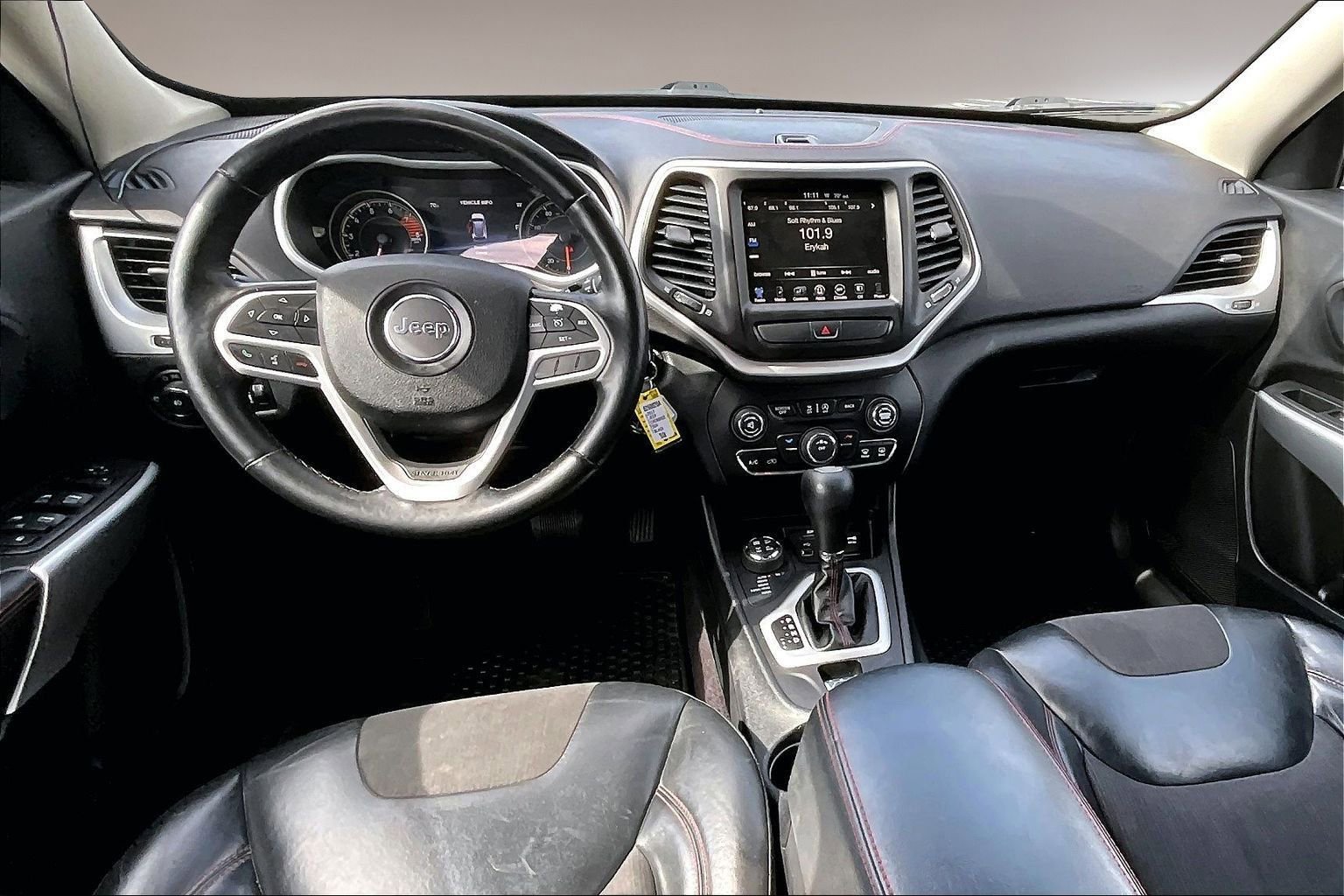 Used 2017 Jeep Cherokee Trailhawk w/ Cold Weather Group image 7