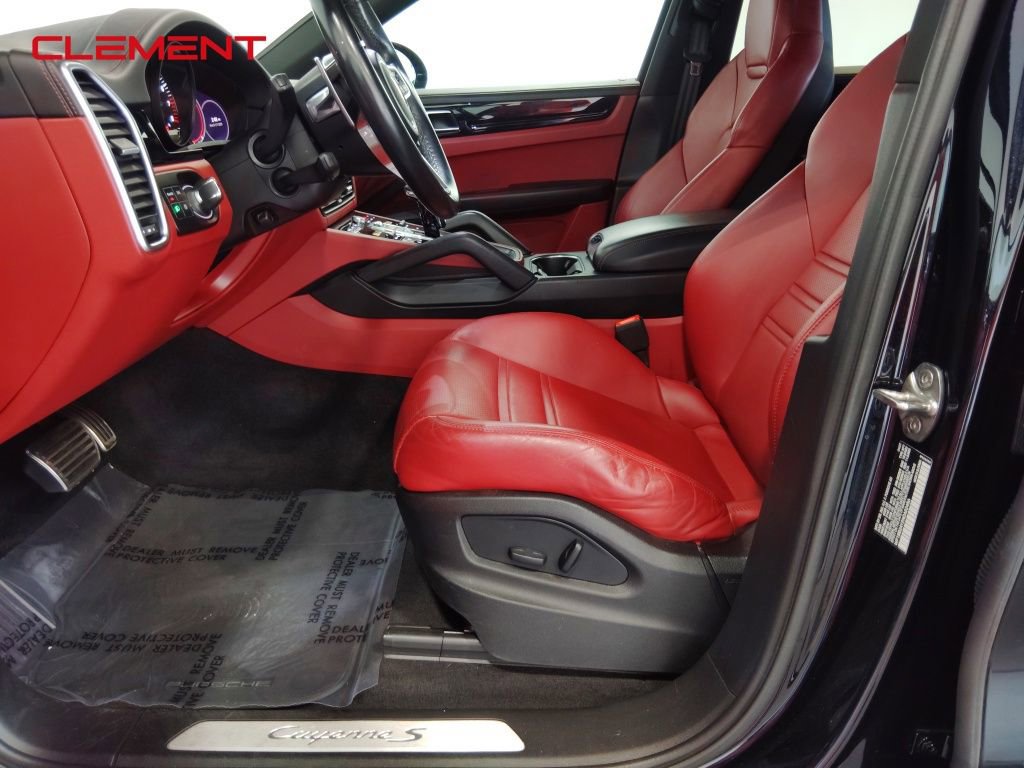 Used 2022 Porsche Cayenne S image 27