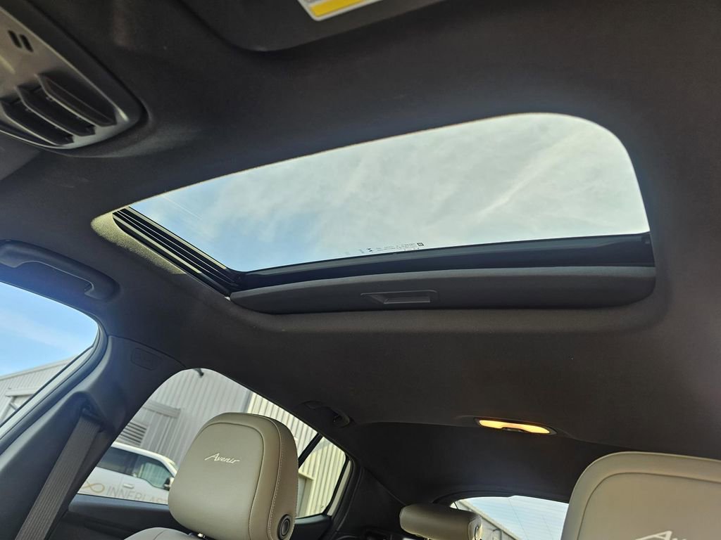 Used 2025 Buick Envista Avenir image 23