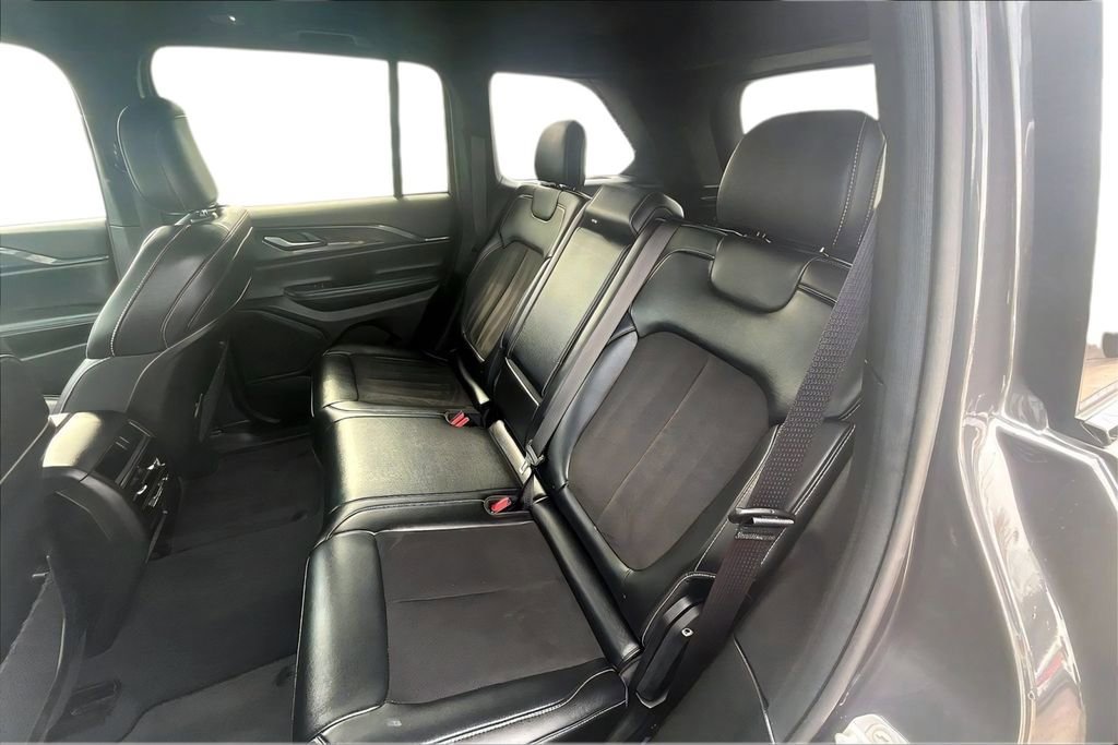 Used 2023 Jeep Grand Cherokee Altitude image 25