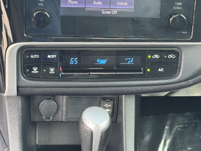 Used 2019 Toyota Corolla LE FWD image 18