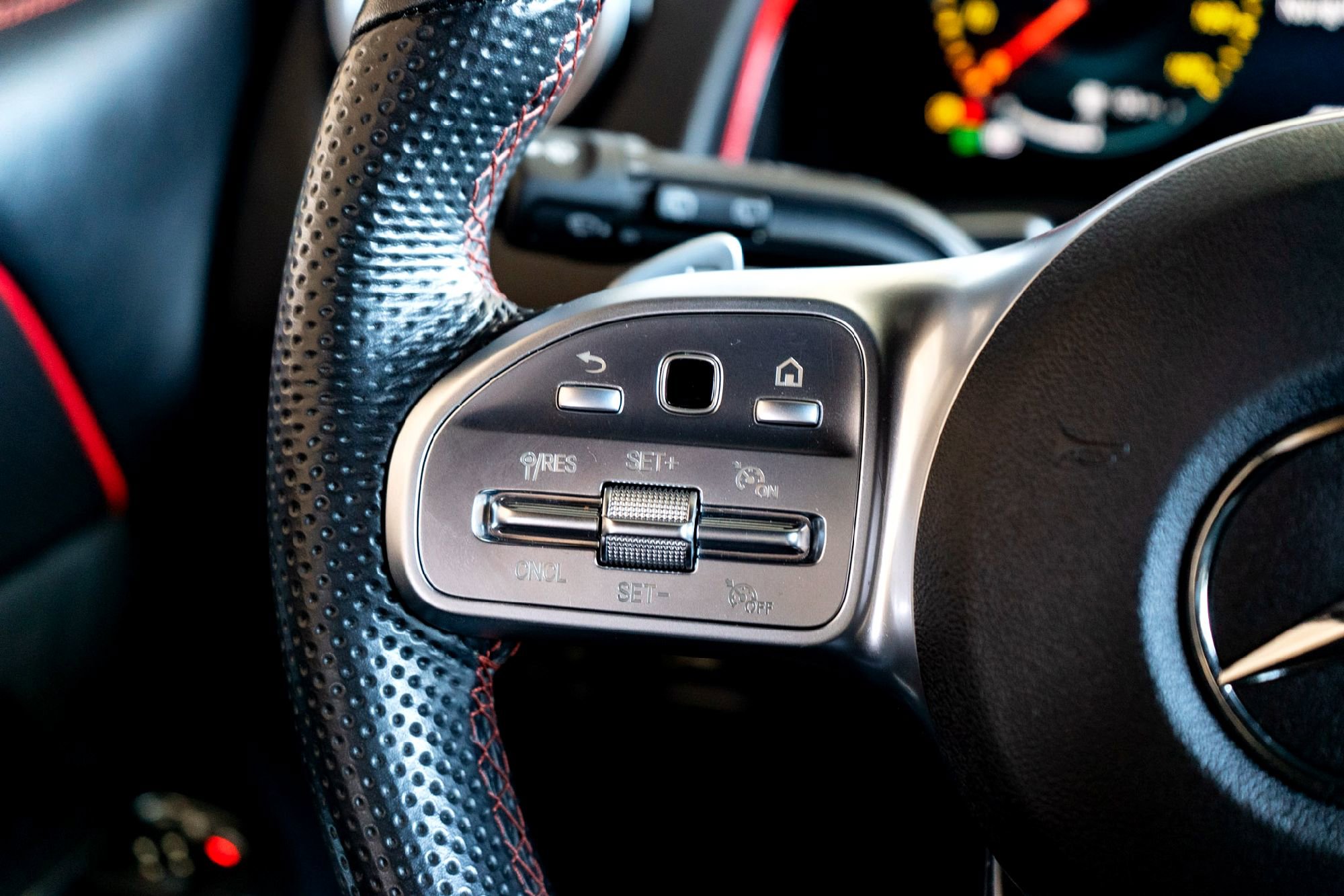 Certified 2022 Mercedes-Benz GLB 35 AMG 4MATIC image 23