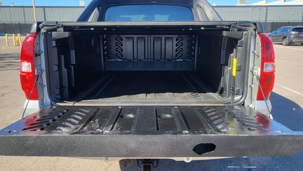 Used 2011 Chevrolet Avalanche LT w/ Texas Edition image 11