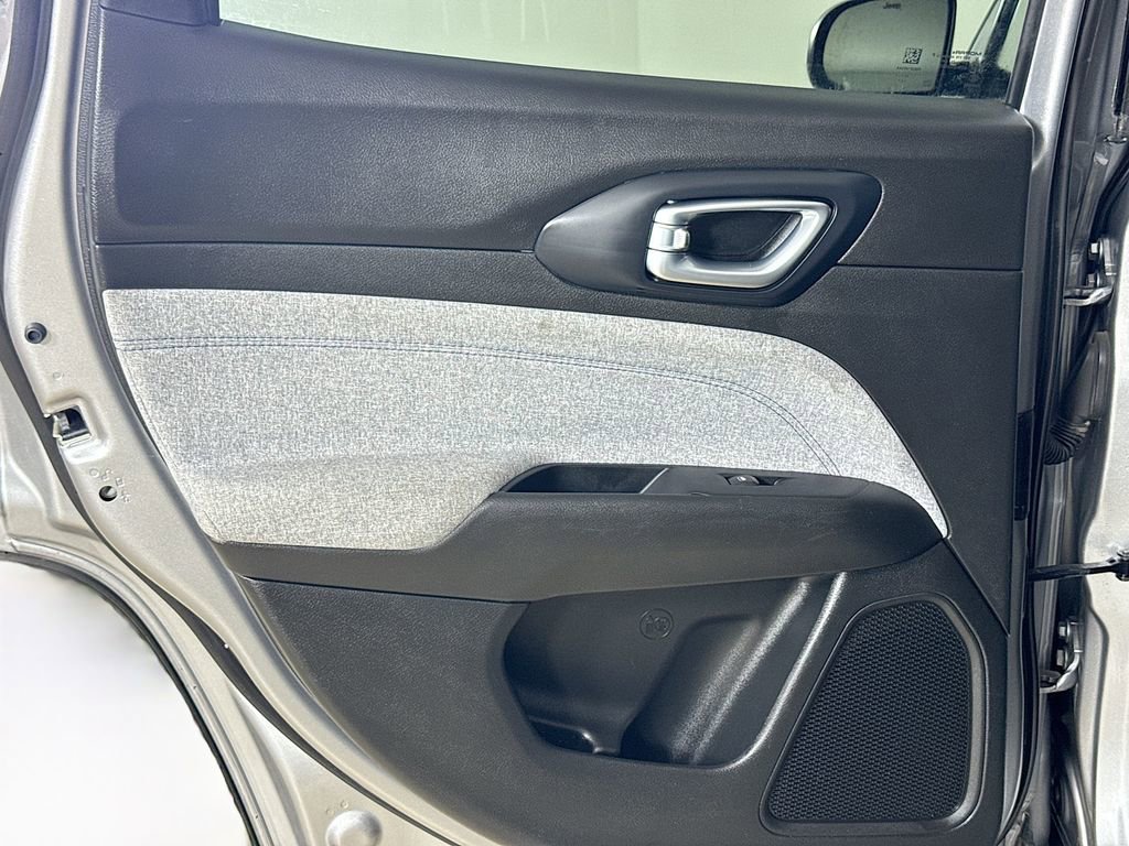 Certified 2024 Jeep Compass Latitude image 21